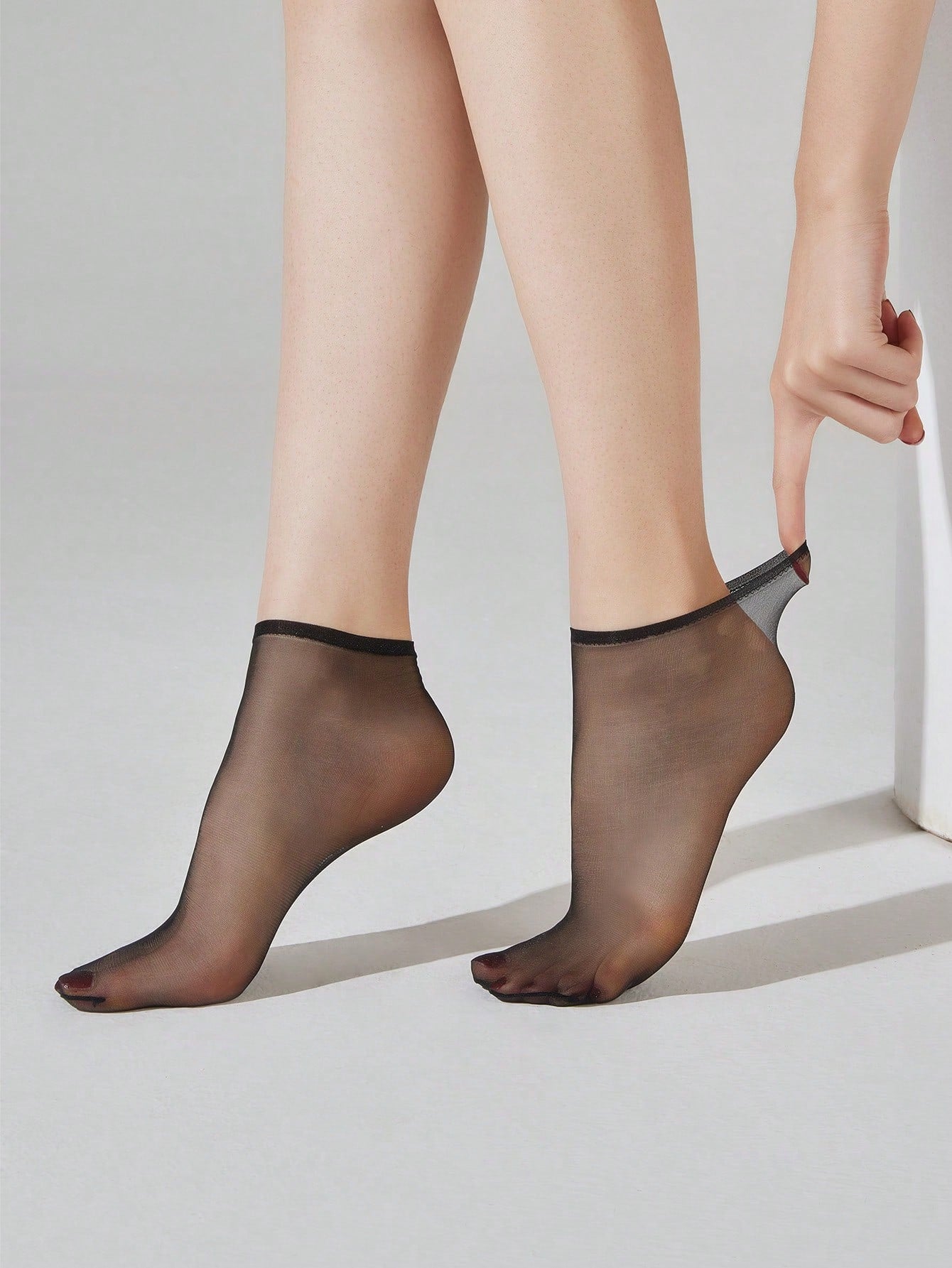 10 Pairs Women's Ultra-Thin, Sheer, Invisible Short Socks