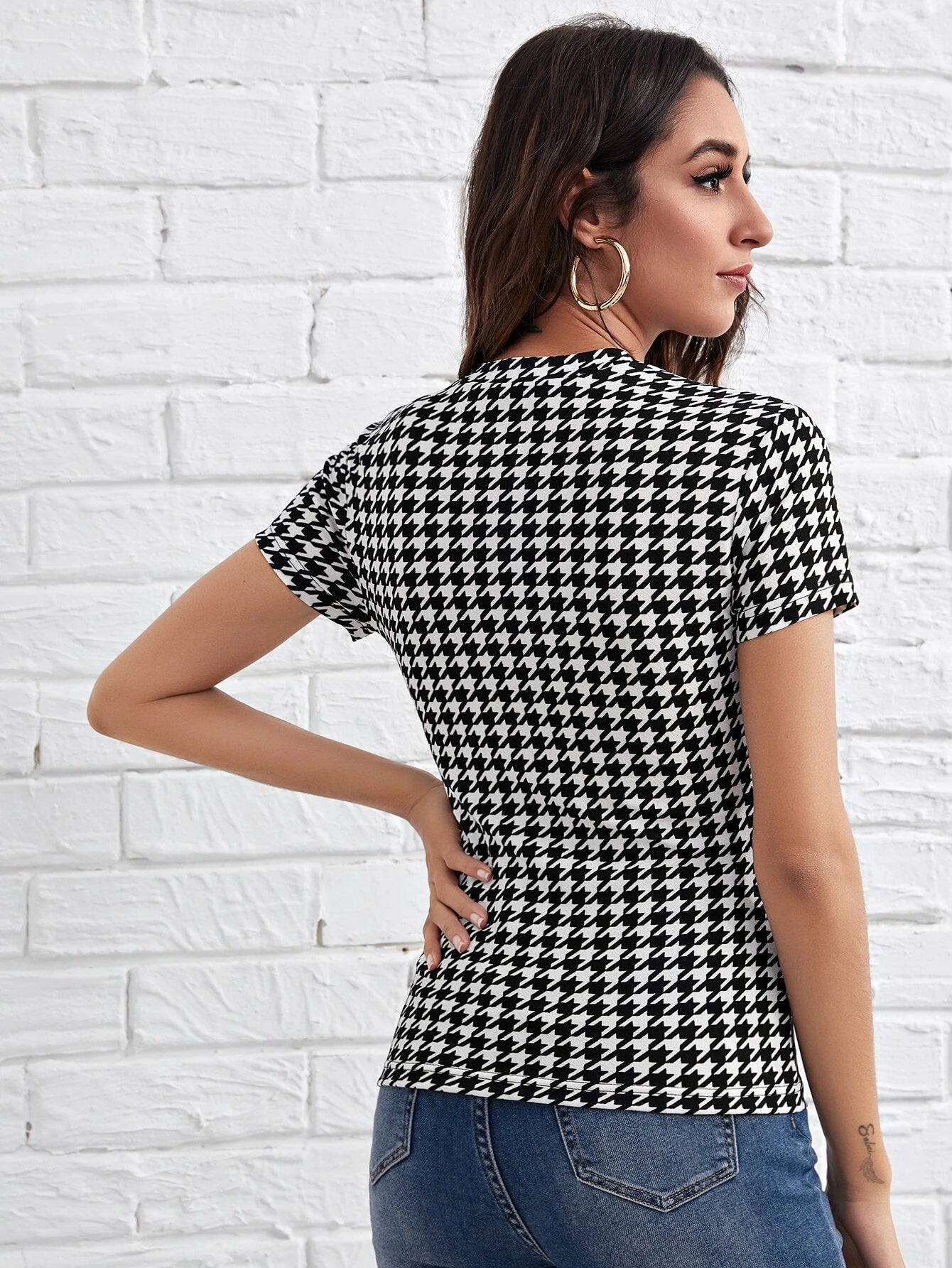 Clasi Houndstooth Print Short Sleeve Knit T-Shirt shein