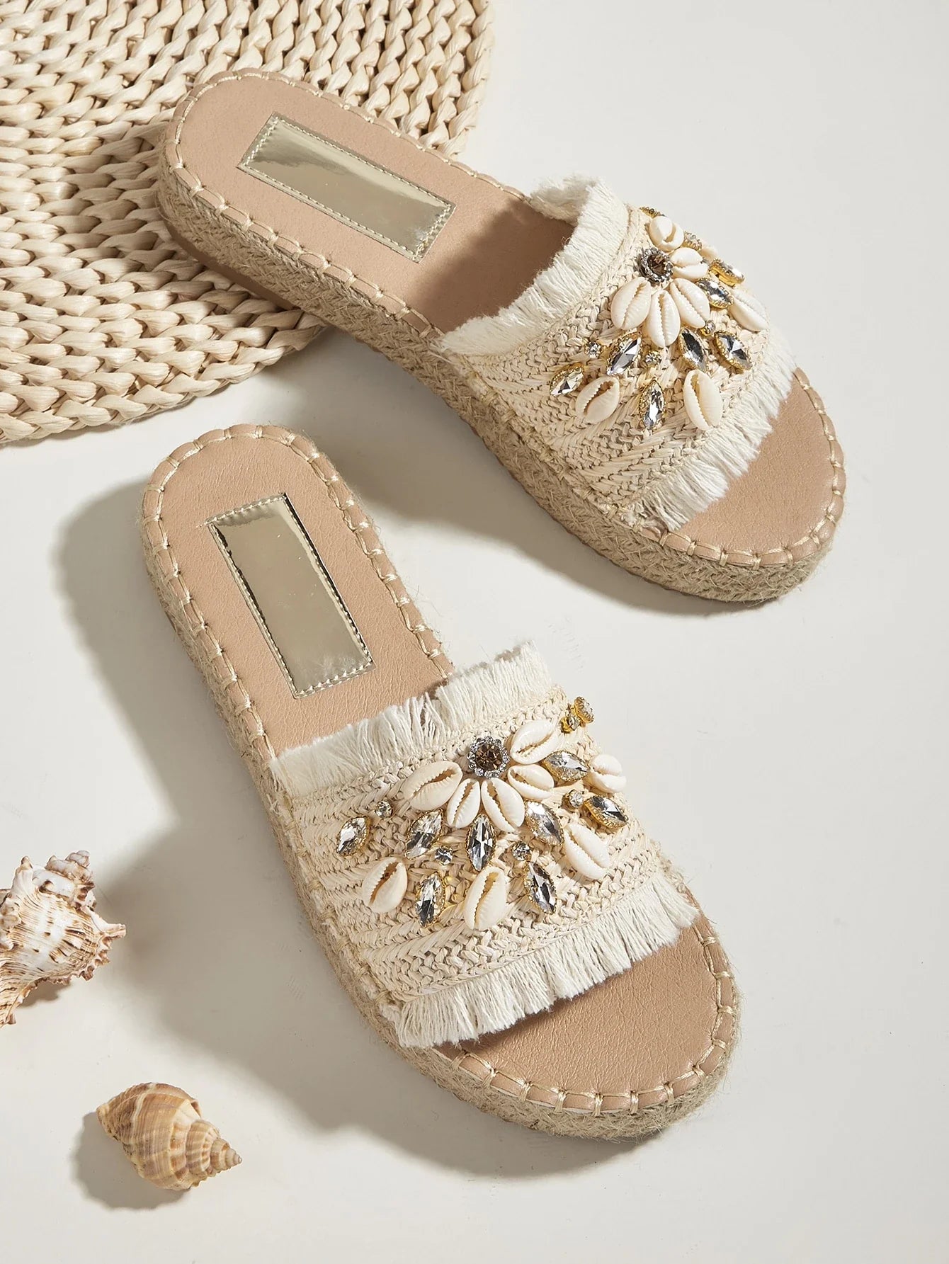Women's Comfortable Shell Tassel Strap Flat Slip-On Sandals shein