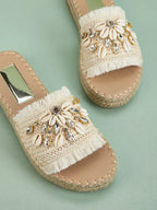 Women's Comfortable Shell Tassel Strap Flat Slip-On Sandals shein