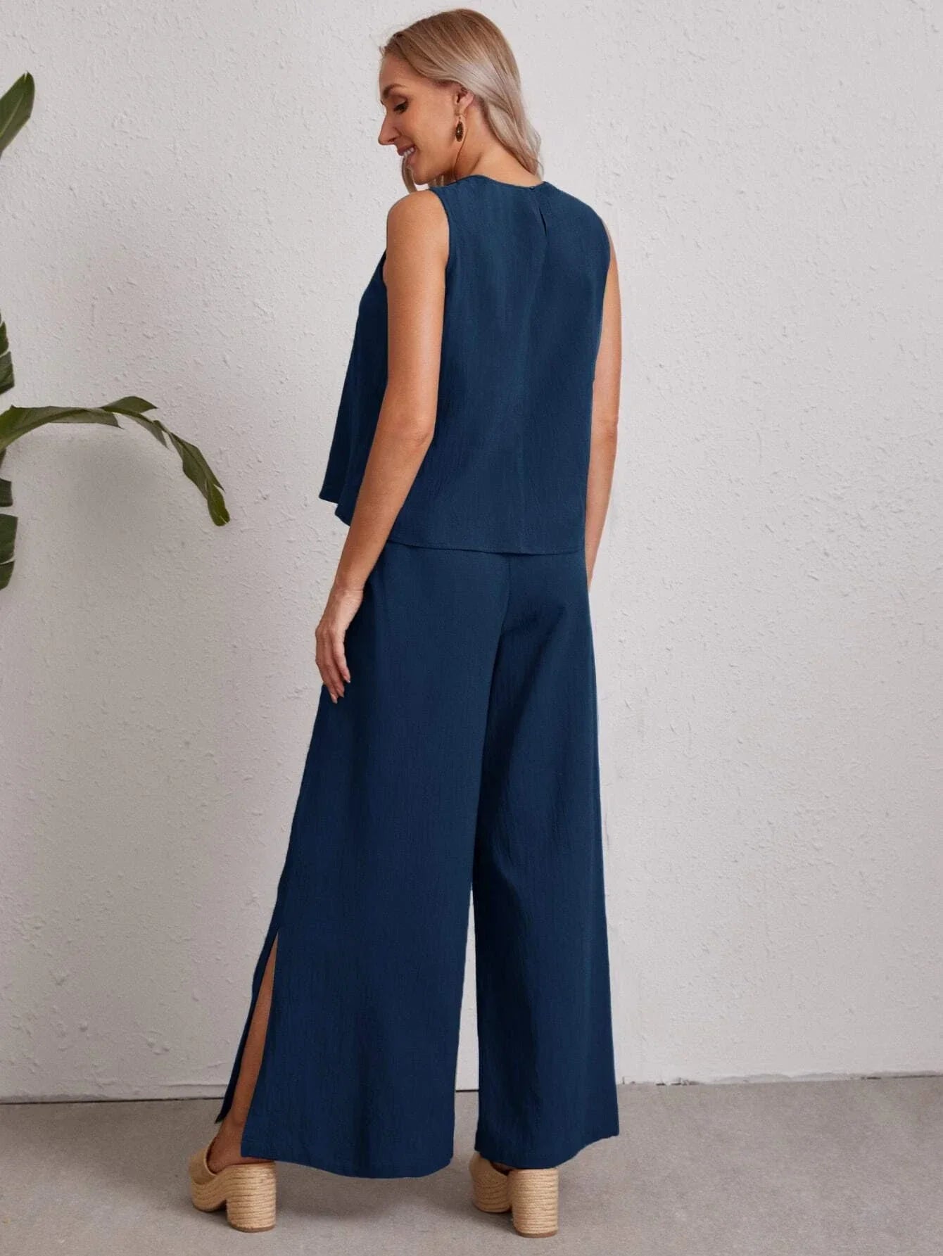 EMERY ROSE Keyhole Back Solid Top & Split Hem Palazzo Pants Set Shein