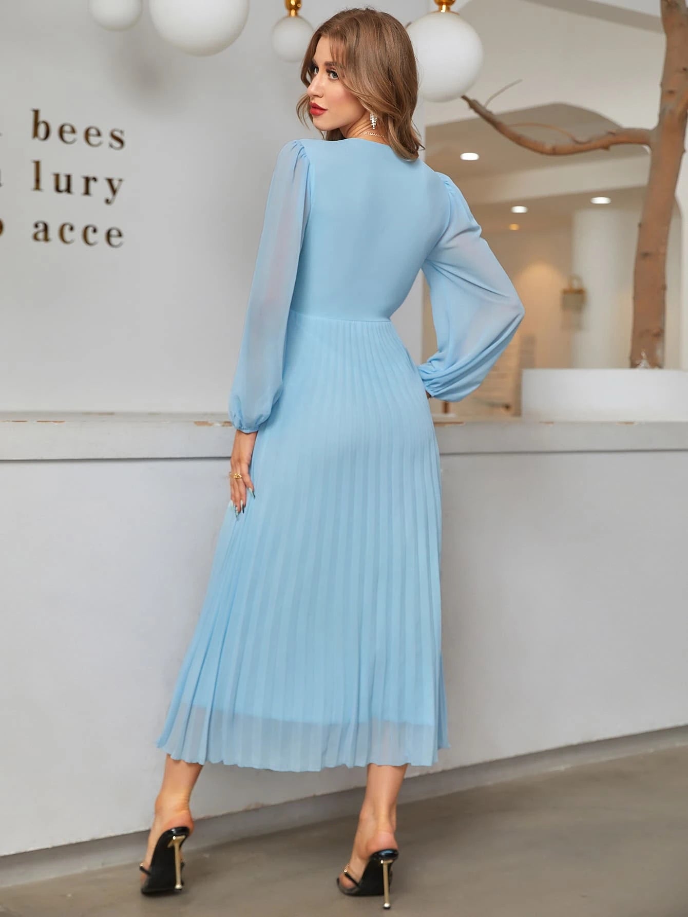 Modely Surplice Neck Pleated Hem Dress shein