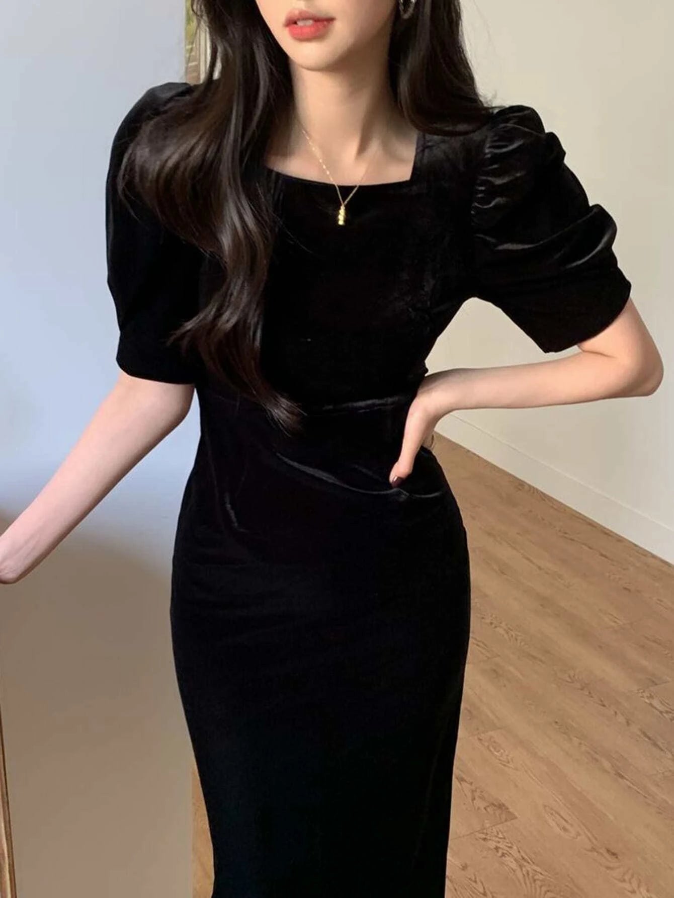 DAZY Puff Sleeve Velvet Dress shein