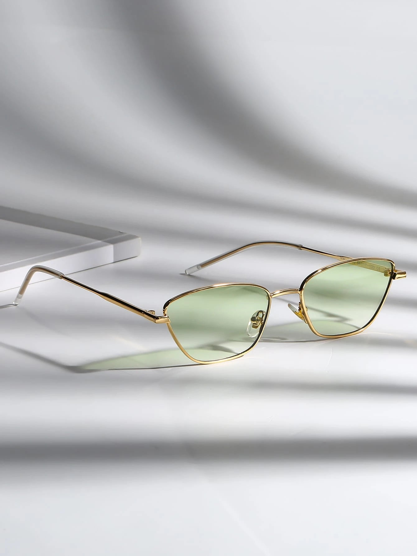 1pc Women Metal Frame Fashion Glasses Vintage Sunglasses shein