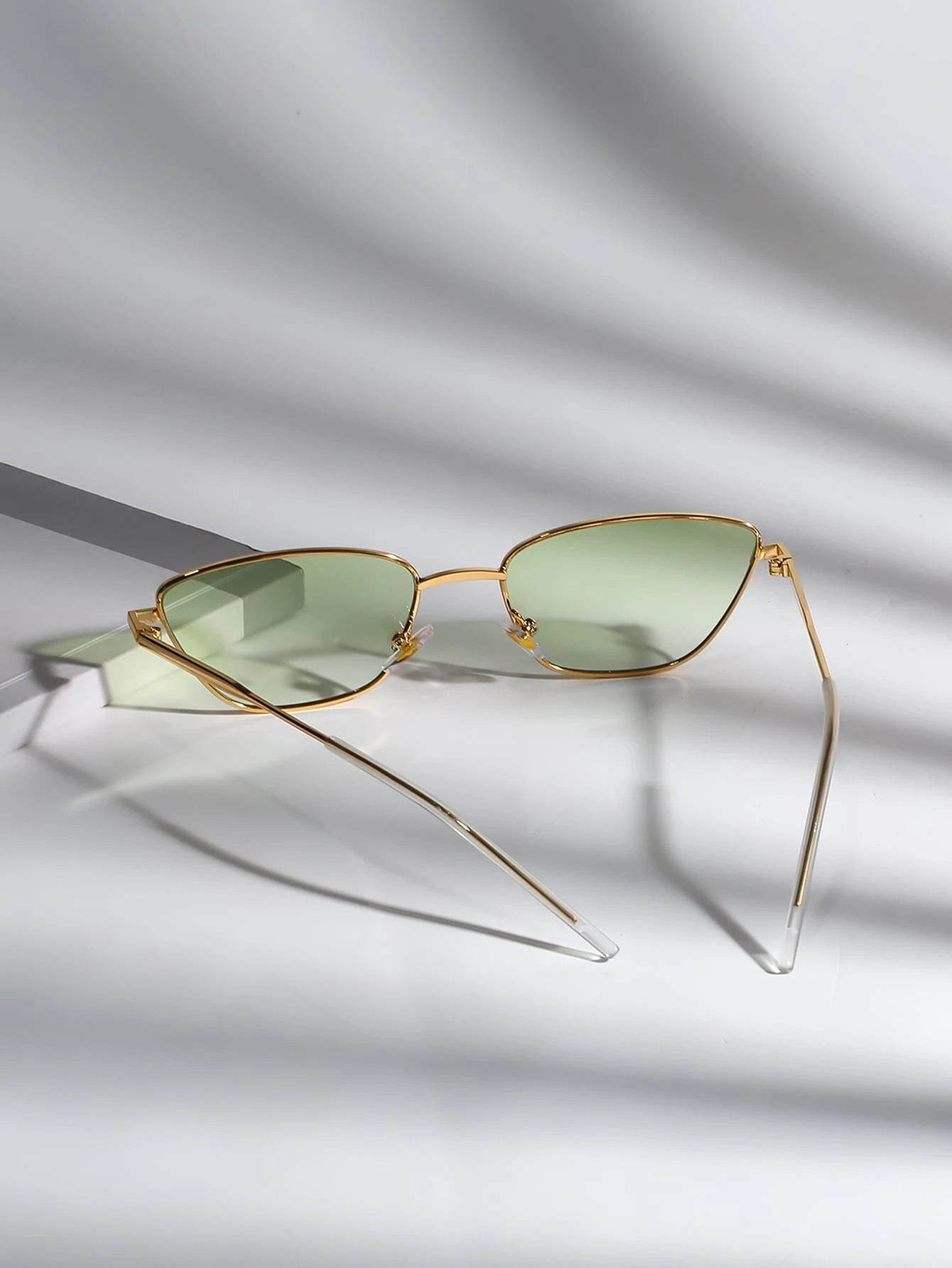 1pc Women Metal Frame Fashion Glasses Vintage Sunglasses shein