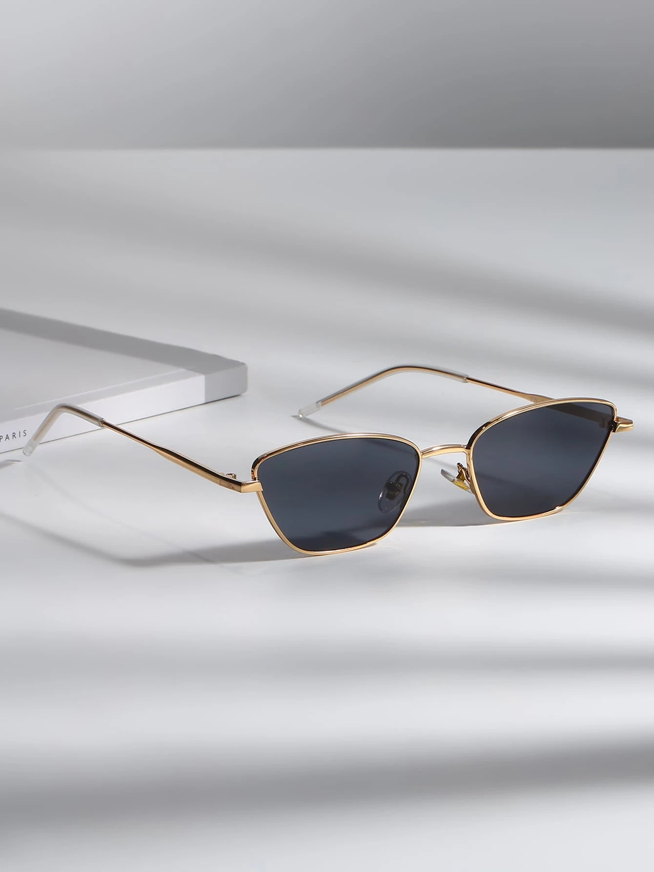 1pc Women Metal Frame Fashion Glasses Vintage Sunglasses shein