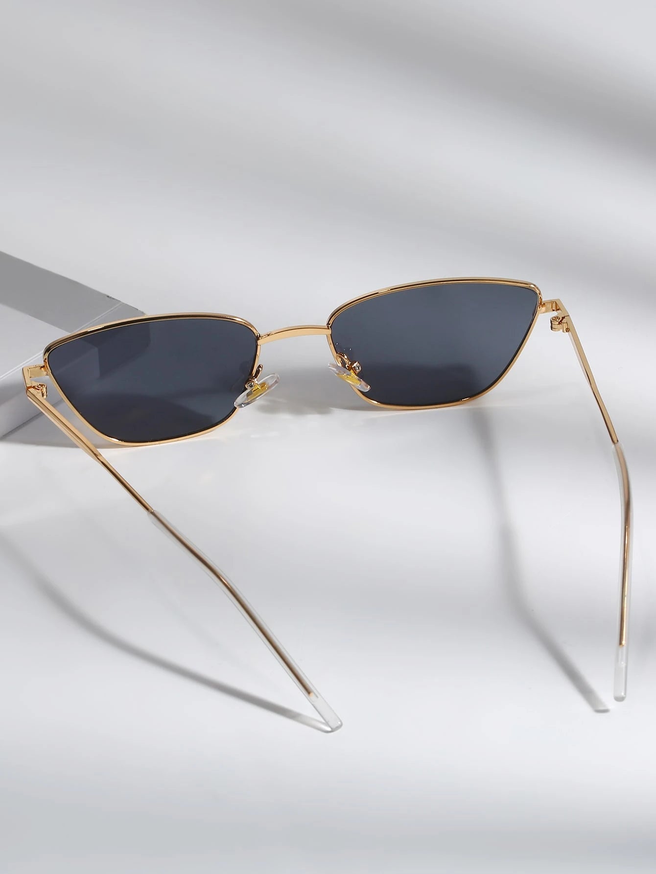1pc Women Metal Frame Fashion Glasses Vintage Sunglasses shein