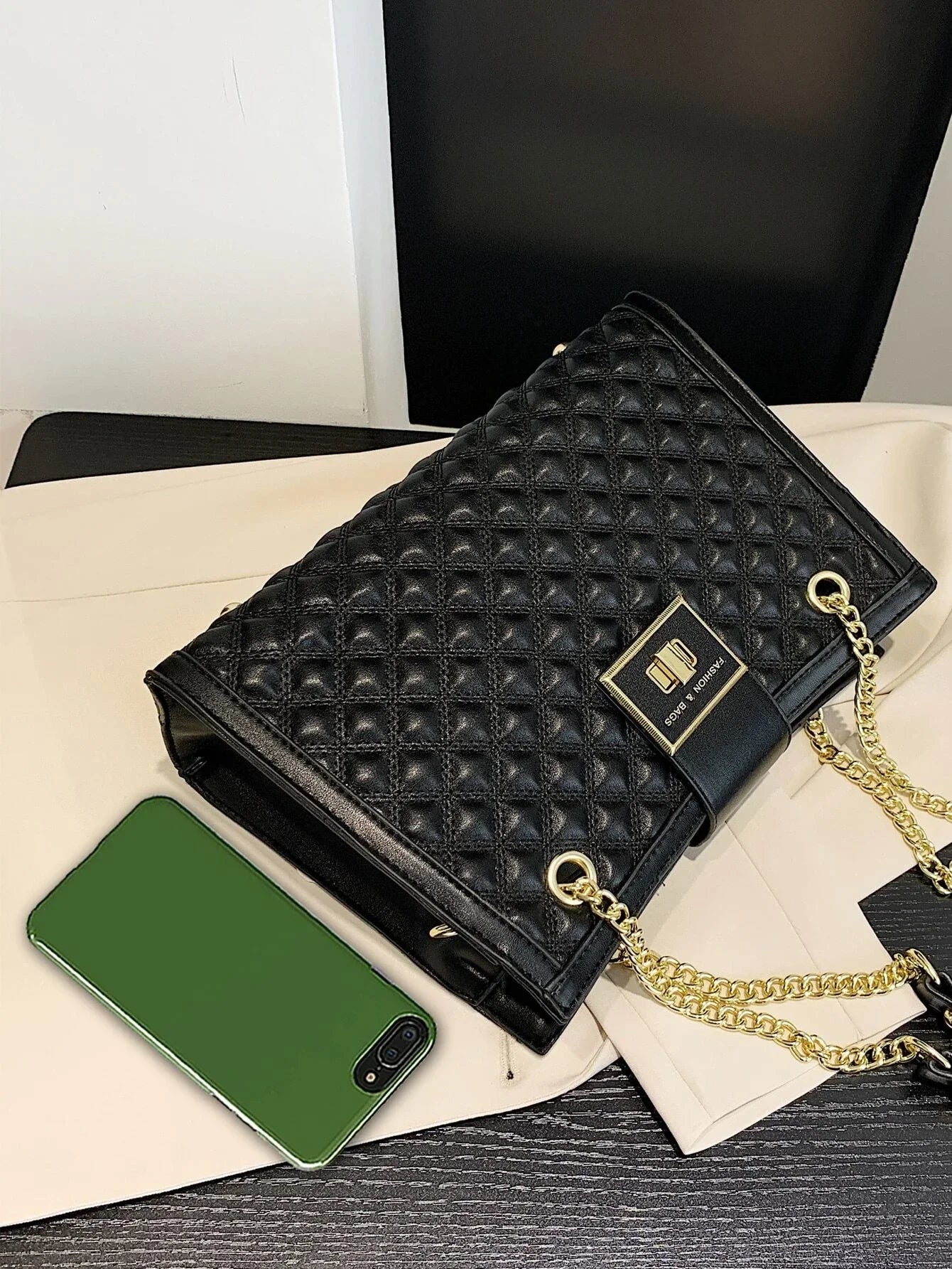 Quilted Chain Shoulder Tote Bag shein