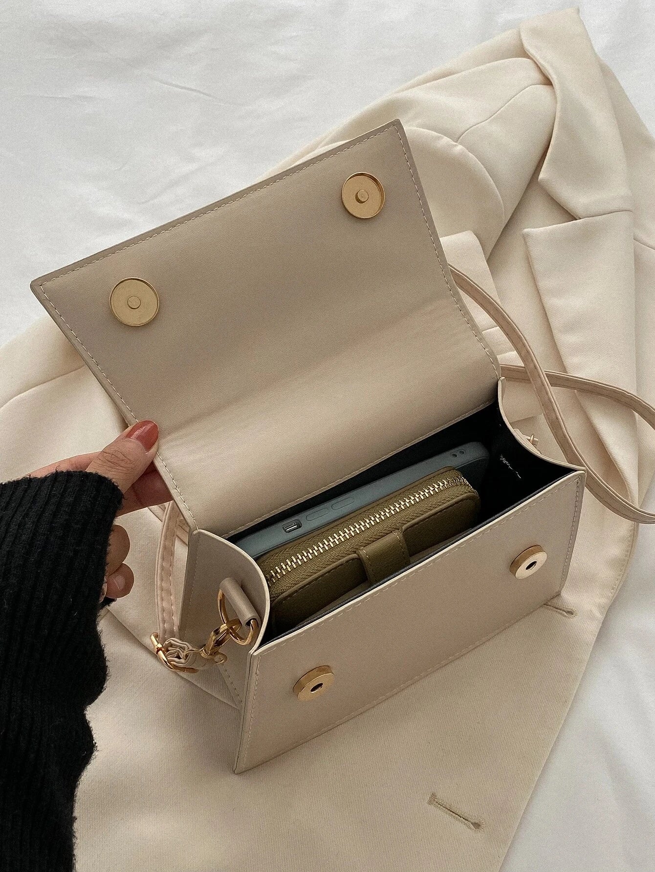 Fashionable Solid Color Flap Mini Handbag shein