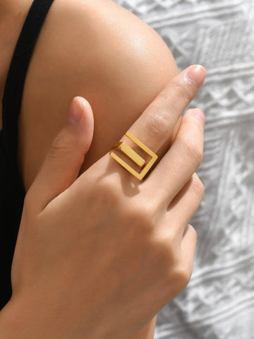 18k Gold Plated Stainless Steel E-Shaped Ring, Suitable For Daily Wear And Holiday Gifts shein