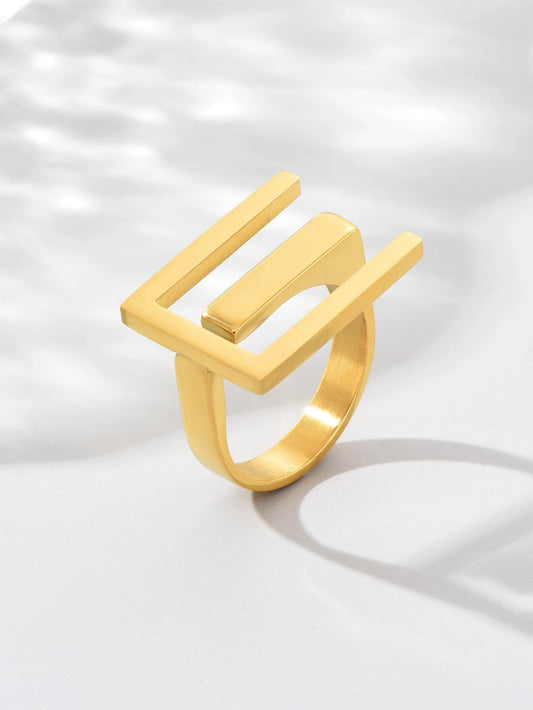 18k Gold Plated Stainless Steel E-Shaped Ring, Suitable For Daily Wear And Holiday Gifts shein