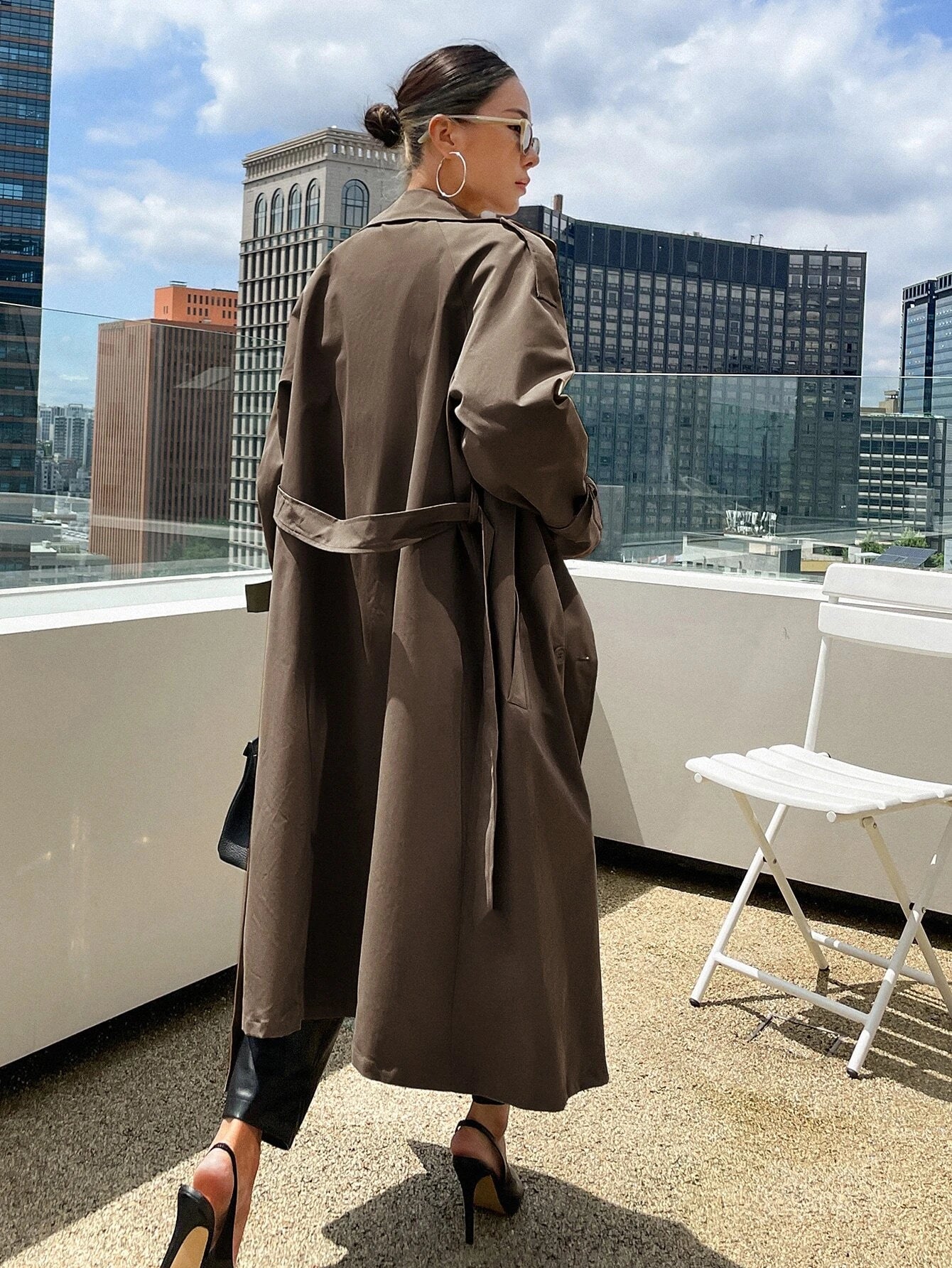 DAZY Raglan Sleeve Epaulettes Design Belted Trench Coat shein