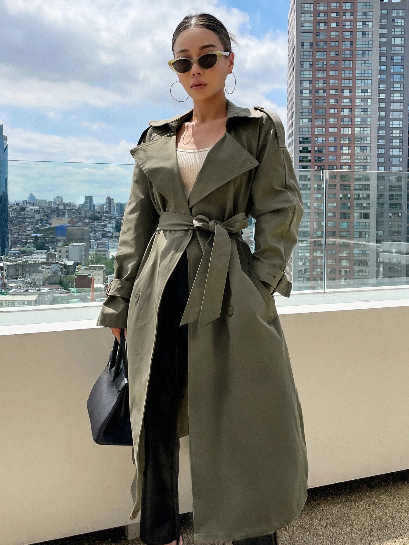 DAZY Raglan Sleeve Epaulettes Design Belted Trench Coat shein