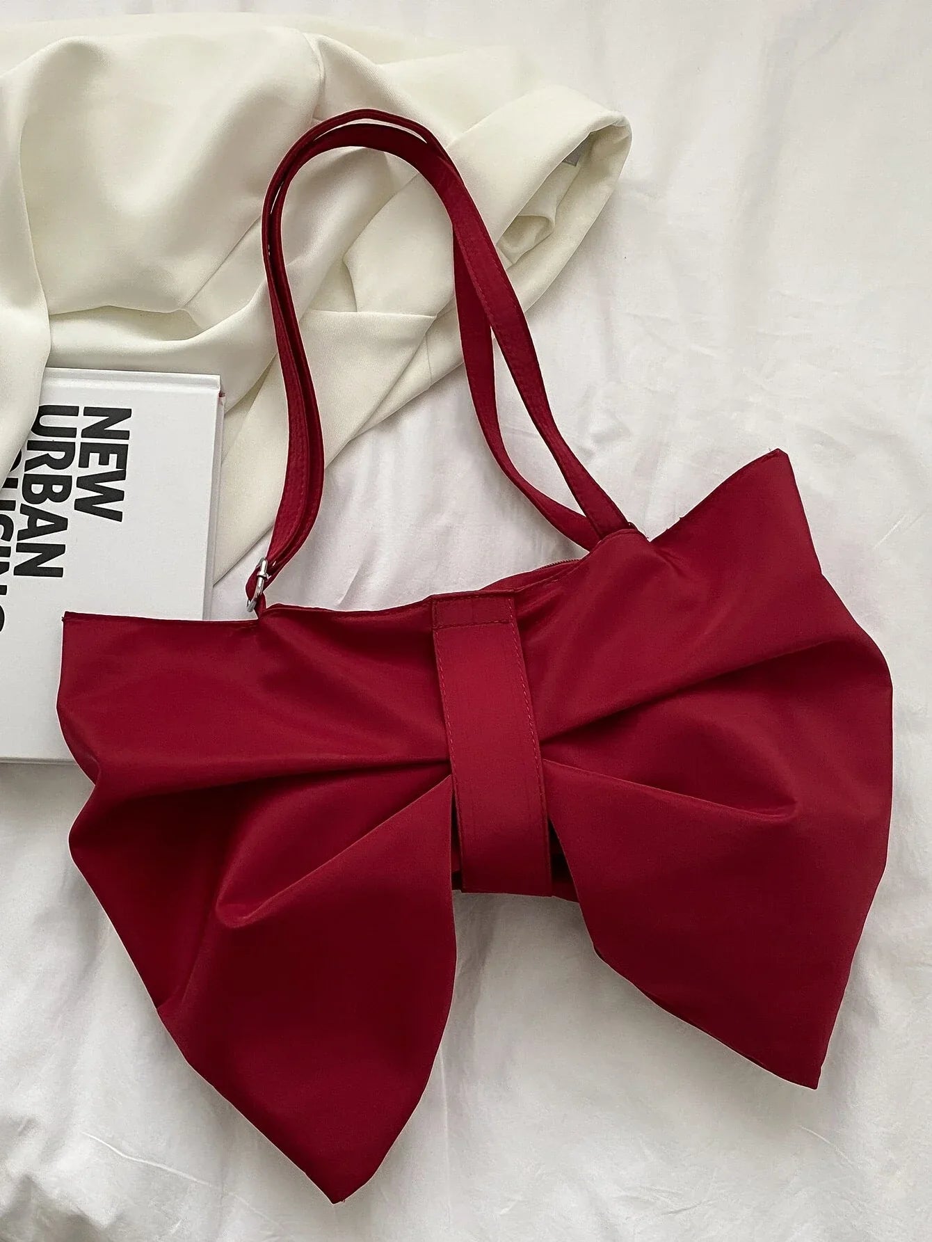 Bow Tie Shape Large Capacity Novelty Bag shein