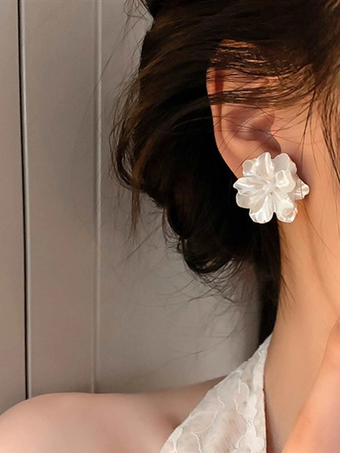 Flower Design Stud Earrings shein