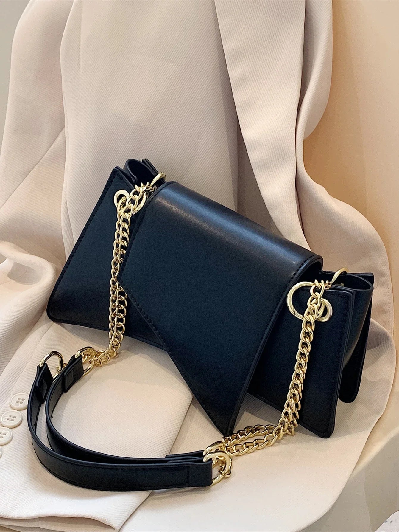 Minimalist Chain Novelty Bag shein