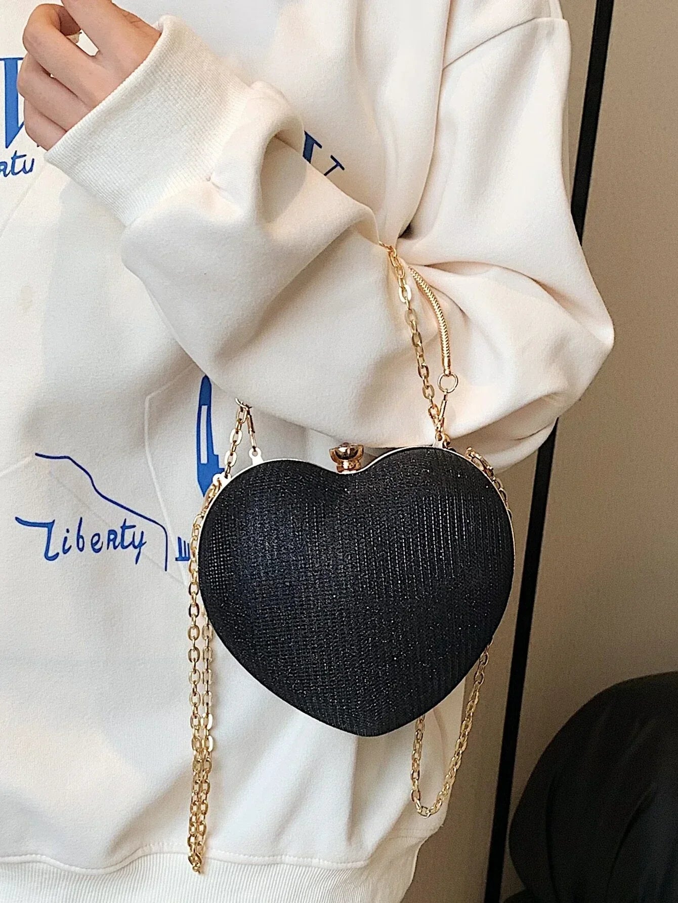 Glamorous Glitter Bling, Sequin, Luxury, Shiny Women's Heart Shaped Rhinestone Evening Clutch Bag shein