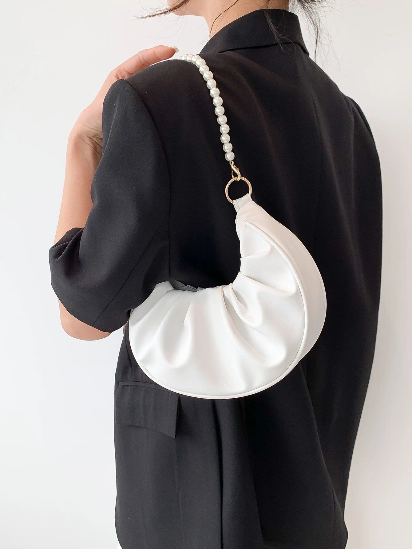 Plain Pearl Chain Shoulder Bag For Women With Wrinkled Cloud Shape Handbags shein