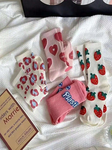 4pairs Women Strawberry & Letter Graphic Sweet Style Crew Socks shein