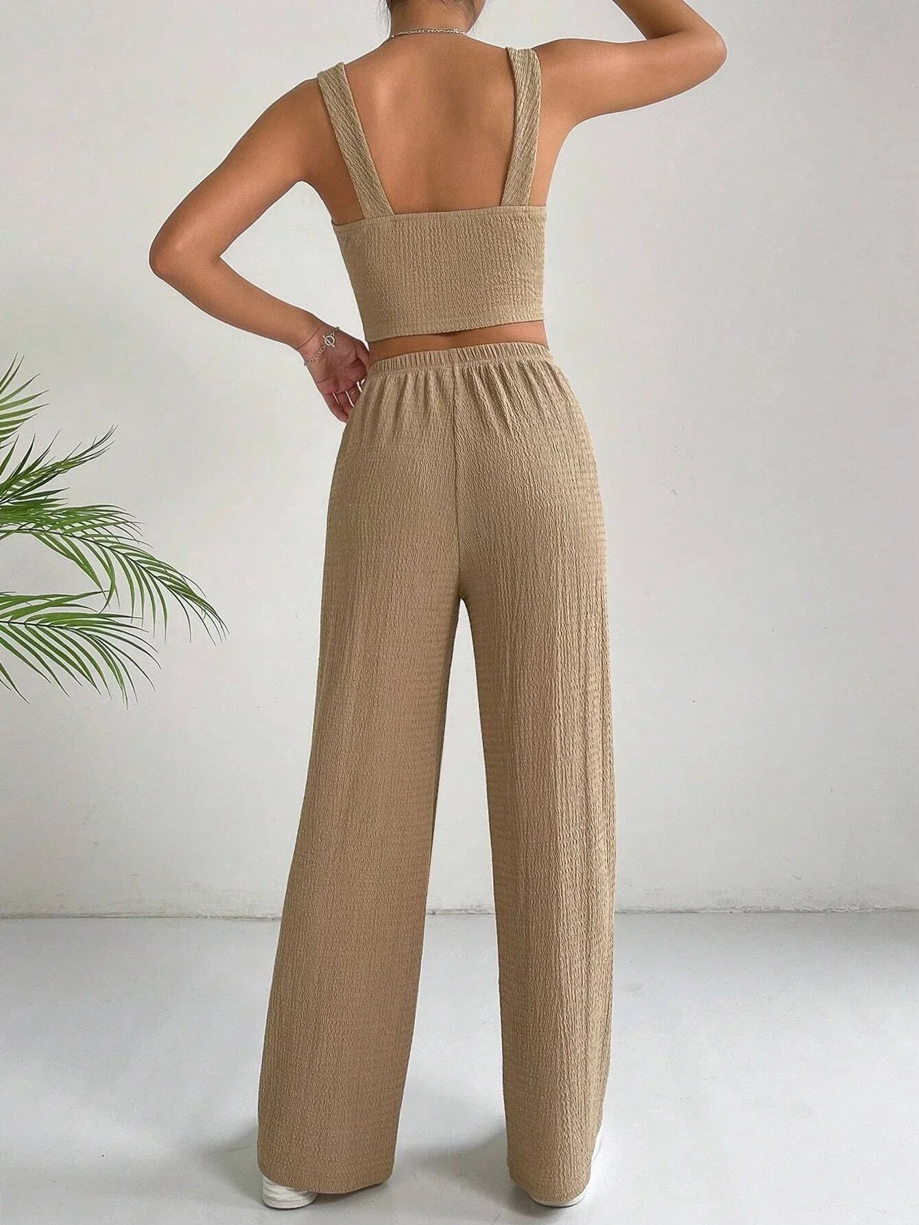 EZwear Solid Crop Cami Top & Wide Leg Pants shein