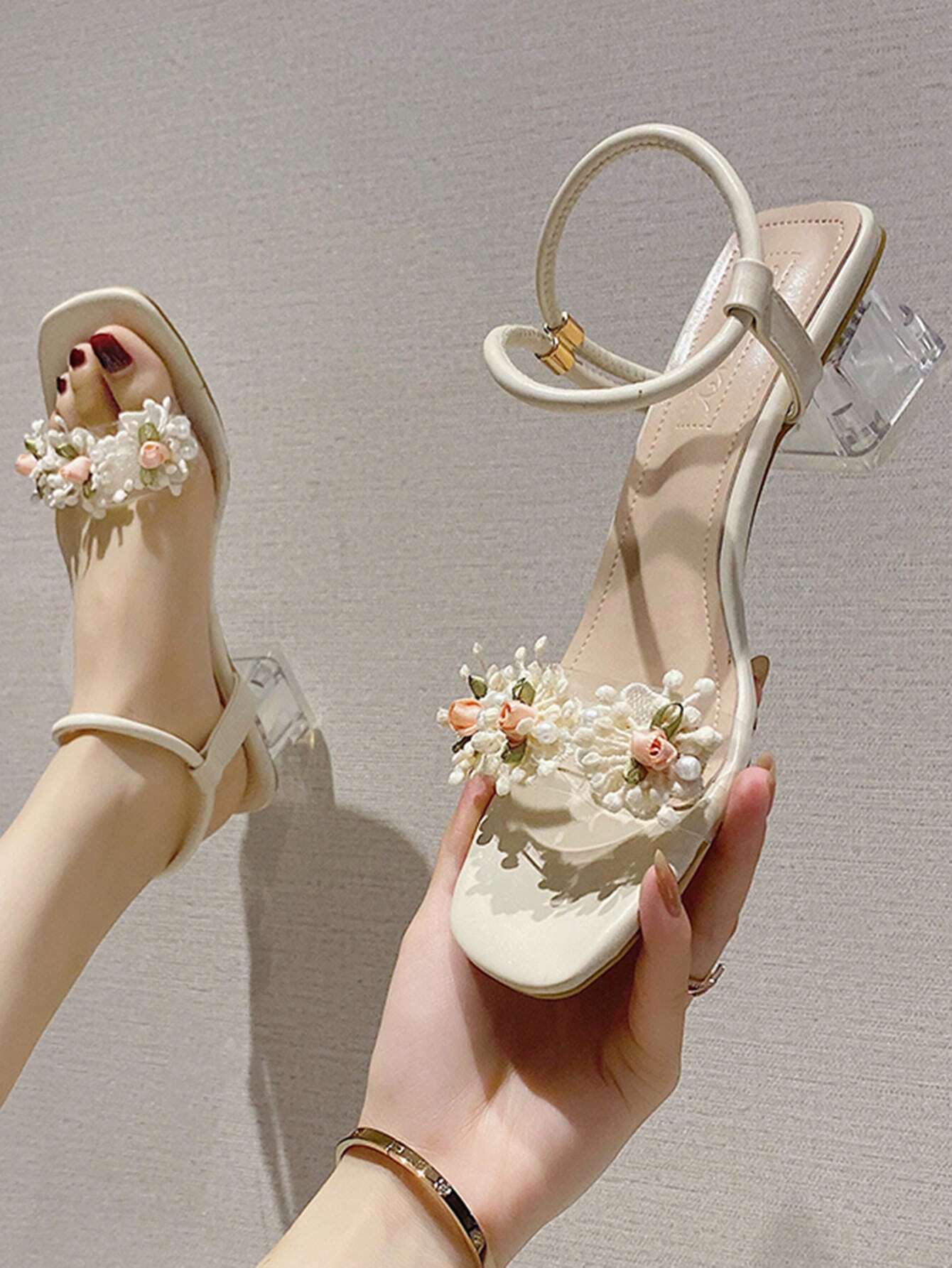 Women Flower Decor Clear Chunky Heeled Ankle Strap Sandals shein