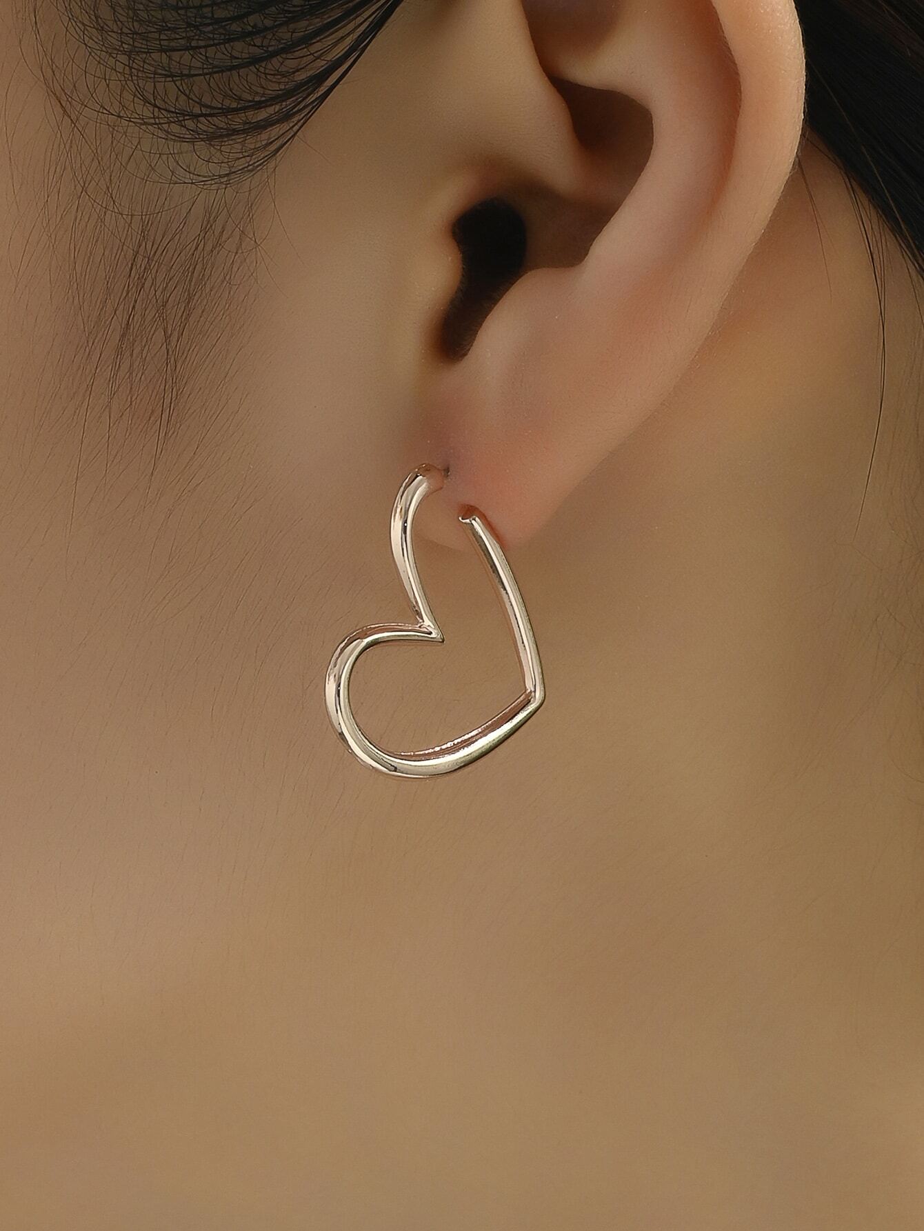 Heart Design Cuff Hoop Earrings shein