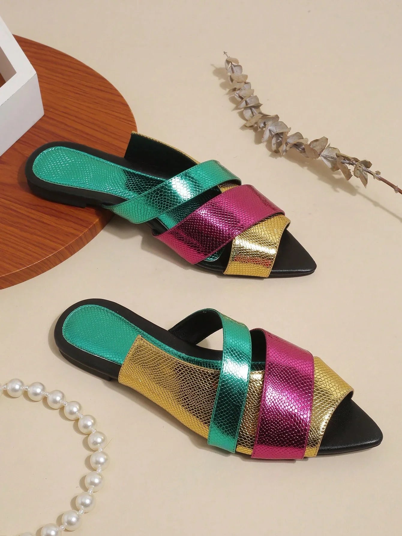 Fashionable Women's Pointed Toe Slippers shein