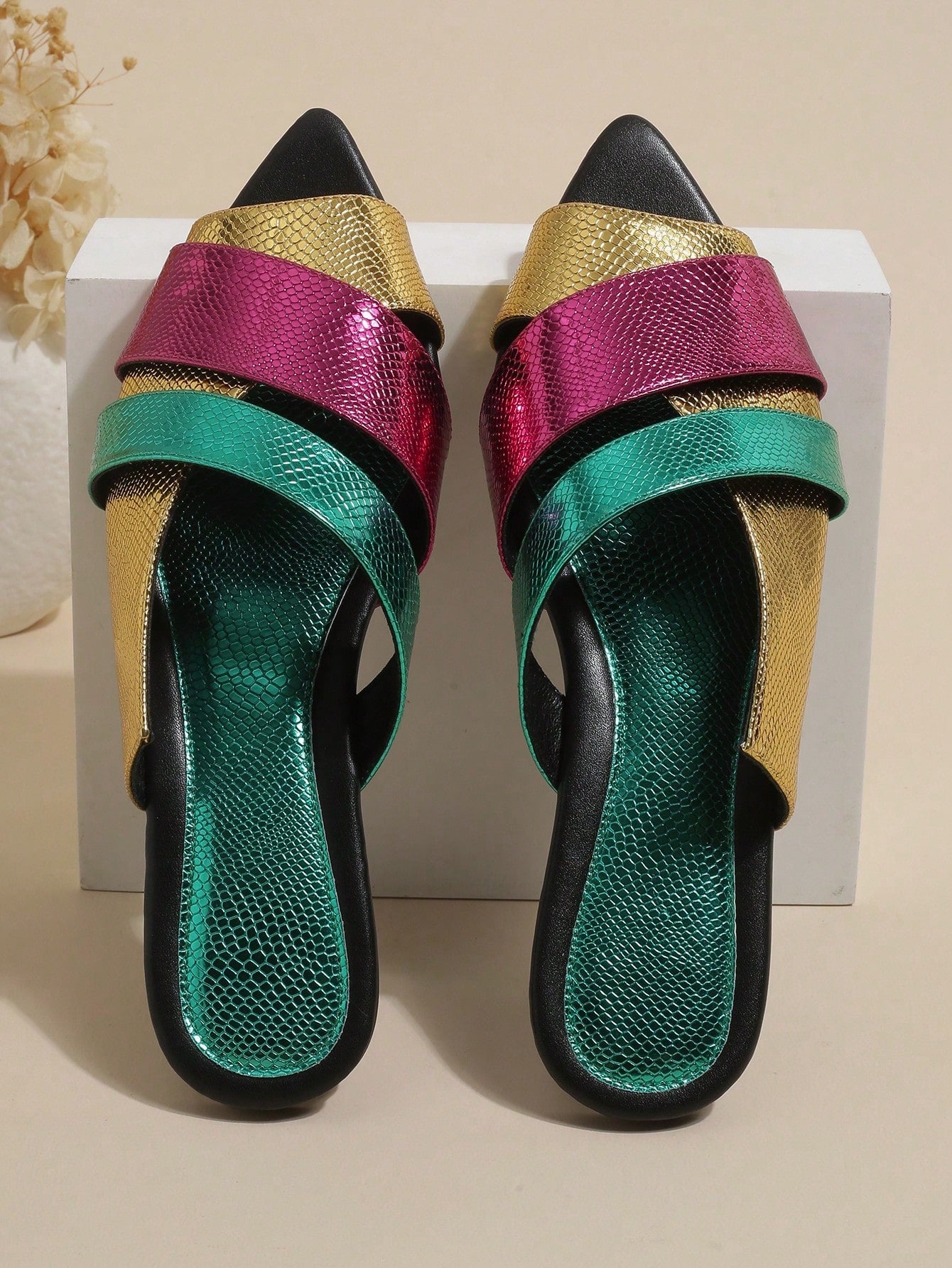 Fashionable Women's Pointed Toe Slippers shein
