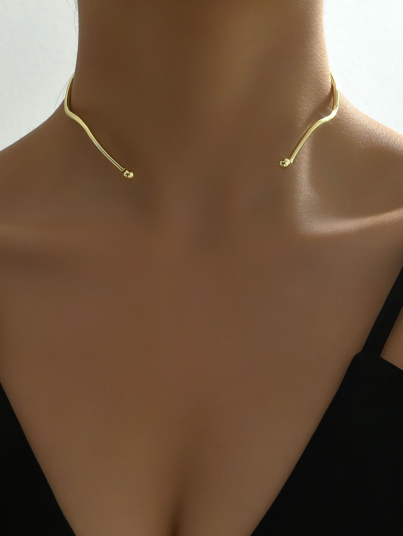 Single European And American Style Ins Minimalist Wave-Shaped Choker shein