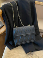 Fashionable New Arrival 3d Embossed Stereo Shoulder Bag With Large Capacity shein