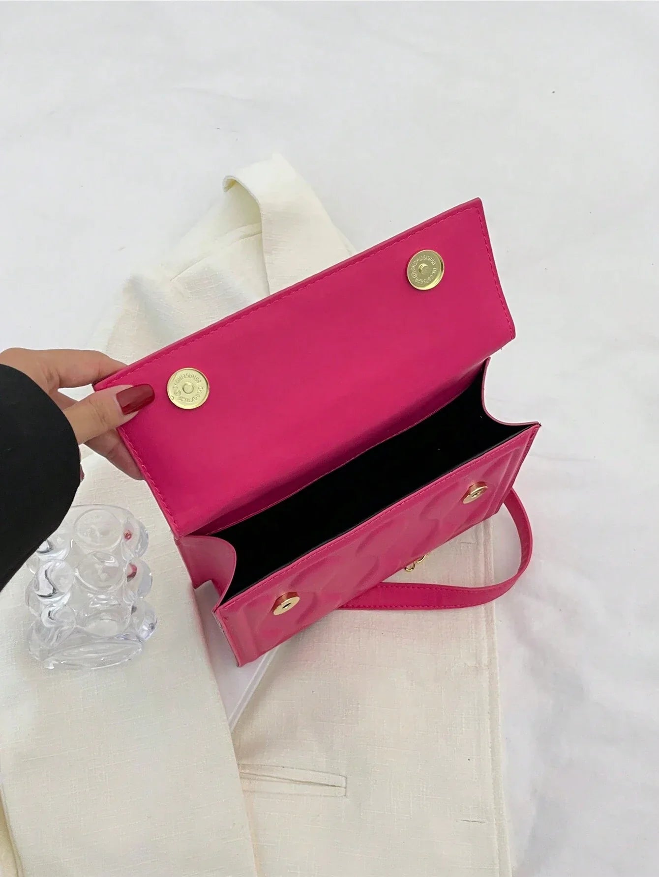 Fashionable New Arrival 3d Embossed Stereo Shoulder Bag With Large Capacity shein