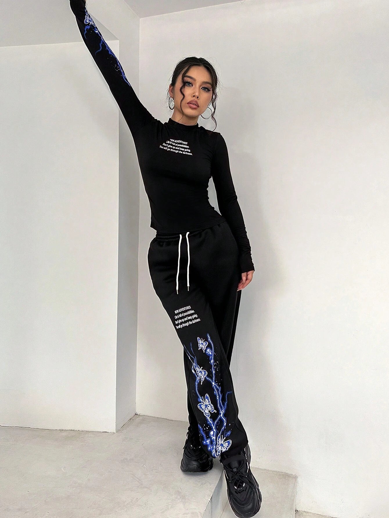 HypeZone Slogan Graphic Mock Neck Tee & Drawstring Waist Sweatpants shein