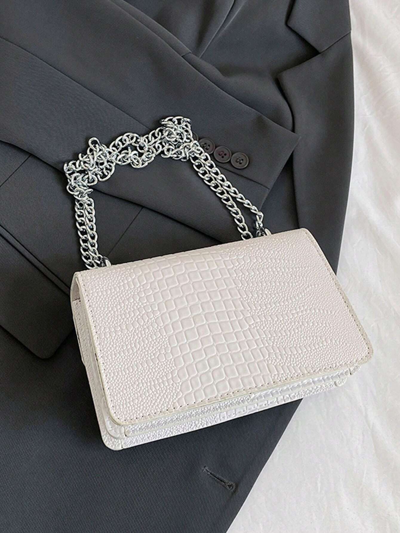 Casual Fashion Chain Shoulder Bag shein