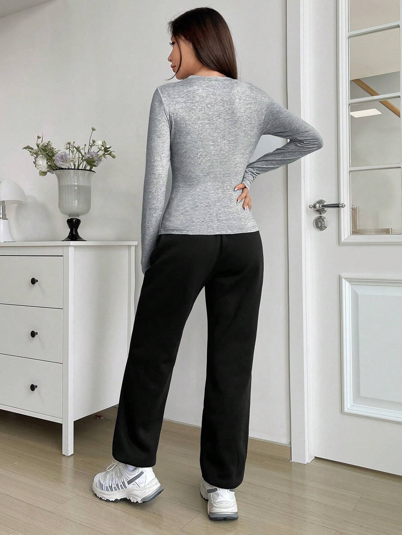 EZwear Spring ClothesLetter Graphic Tee & Sweatpants shein