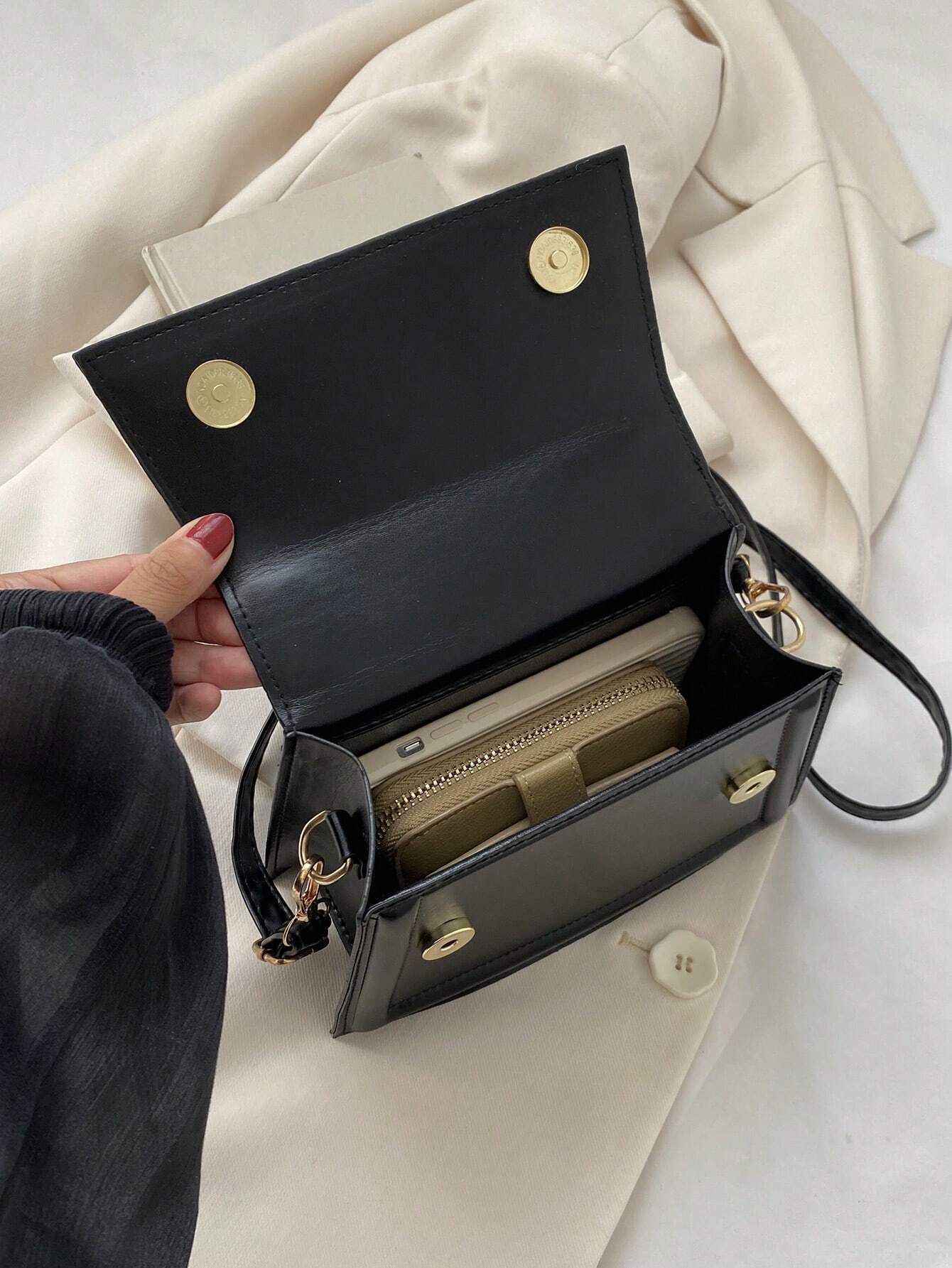 Fashionable Solid Color Flap Mini Handbag shein