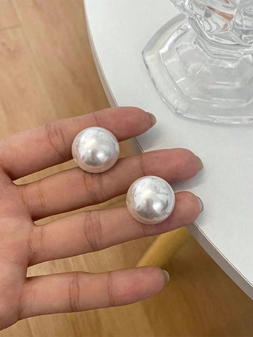 2pcs Exaggerated Faux Pearl Stud Earrings shein