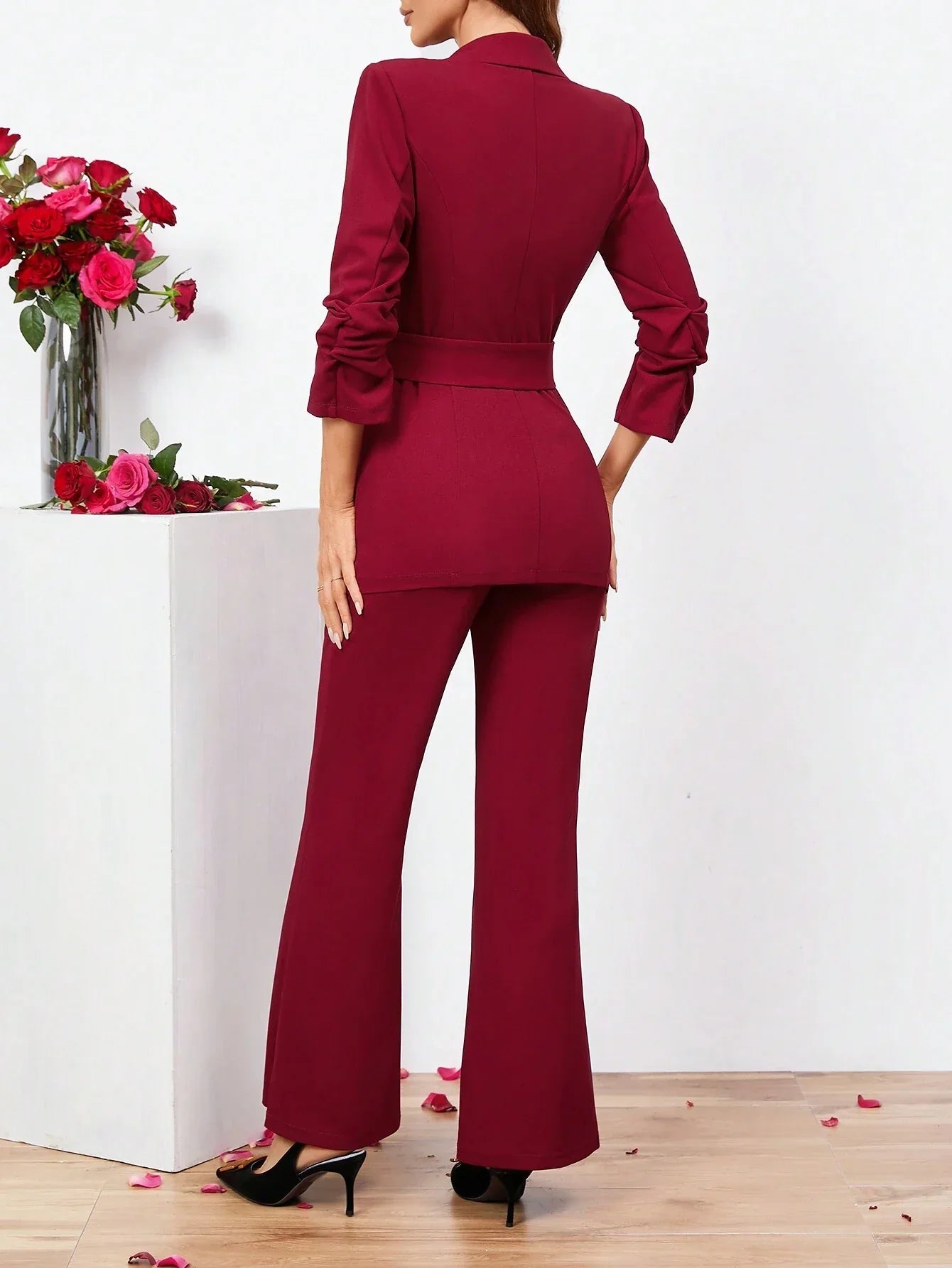 Clasi Ladies Belted Three-quarter Sleeve Suit With Pleats