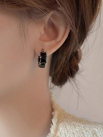 1pair Women's Simple & Fashionable Black Zirconia Decor Ear Hoop shein