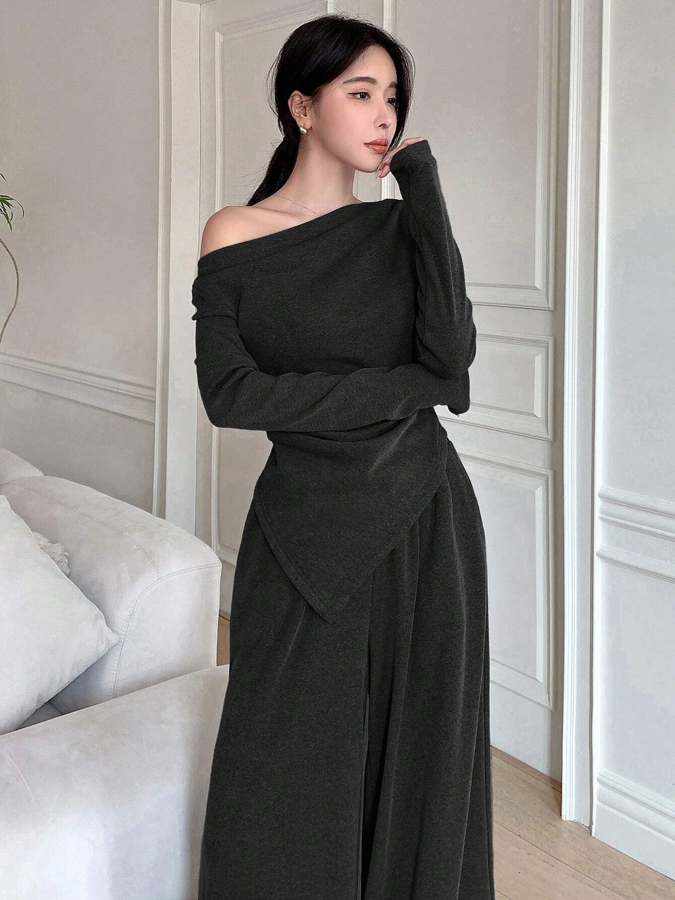 DAZY Solid Color Asymmetrical Hem Ruched T-Shirt And Wide Leg Pants shein