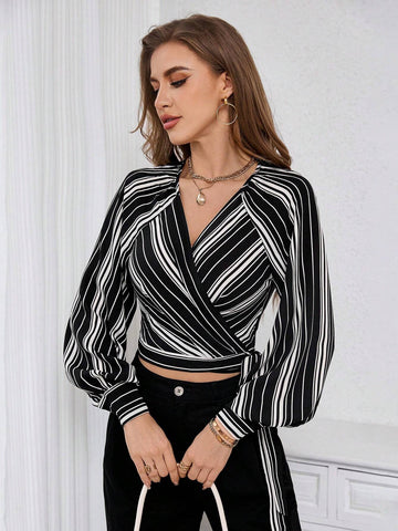 Privé Women's Striped Print Raglan Sleeve Crop Tie Front Shirt
