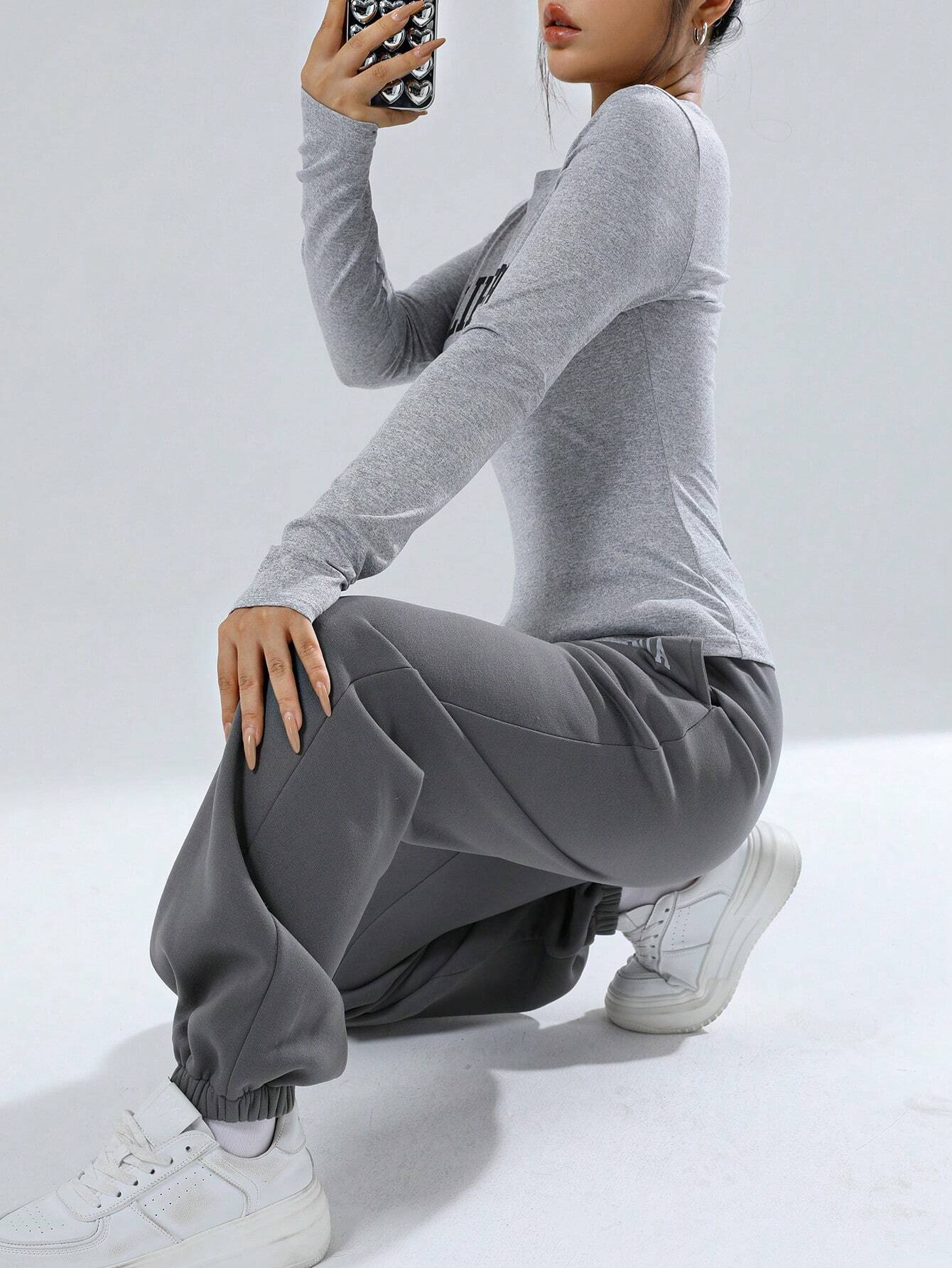 EZwear Spring ClothesLetter Graphic Tee & Sweatpants shein