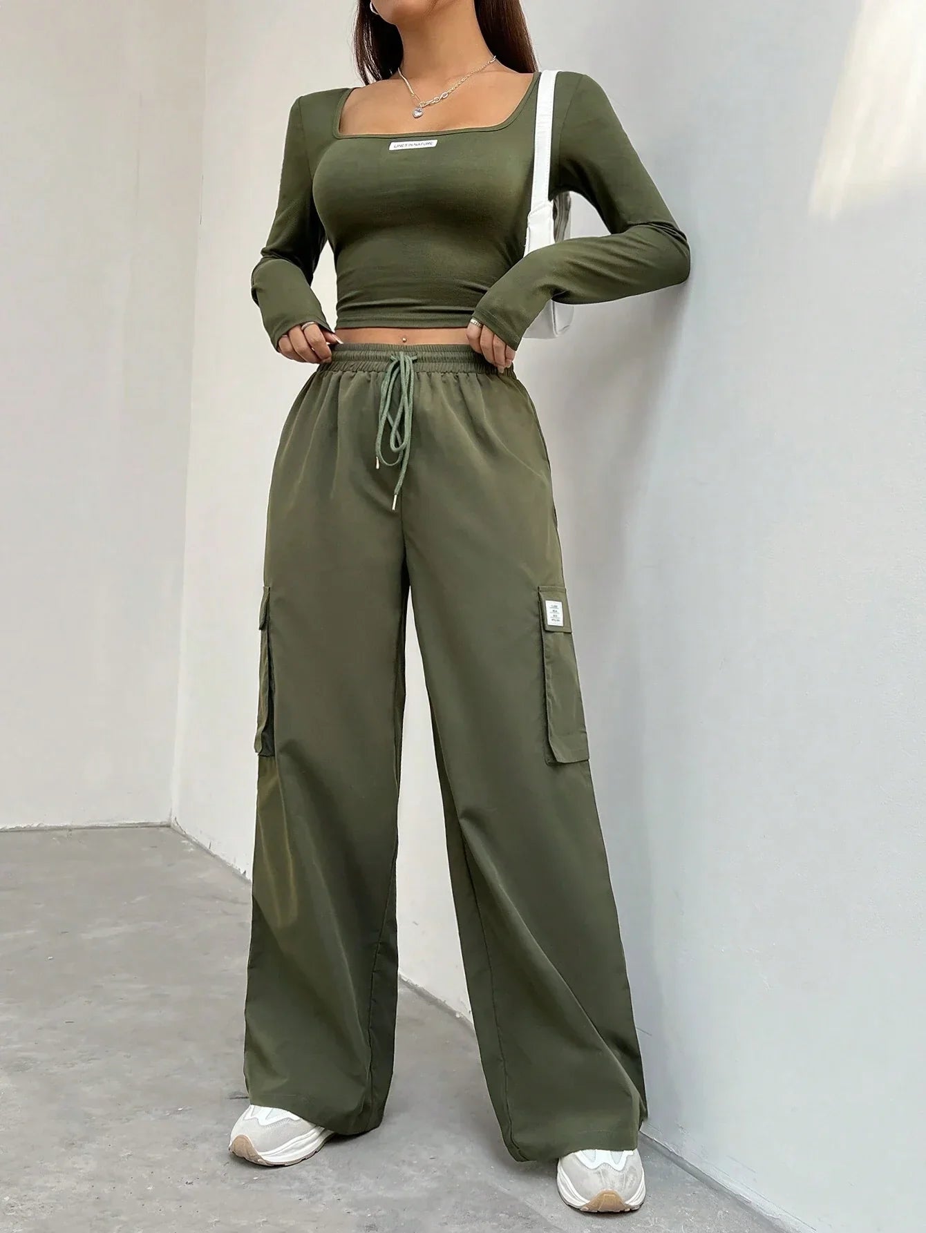 EZwear Women's Letter Print Fleece Long Sleeve T-Shirt And Cargo Pants Outfit shein