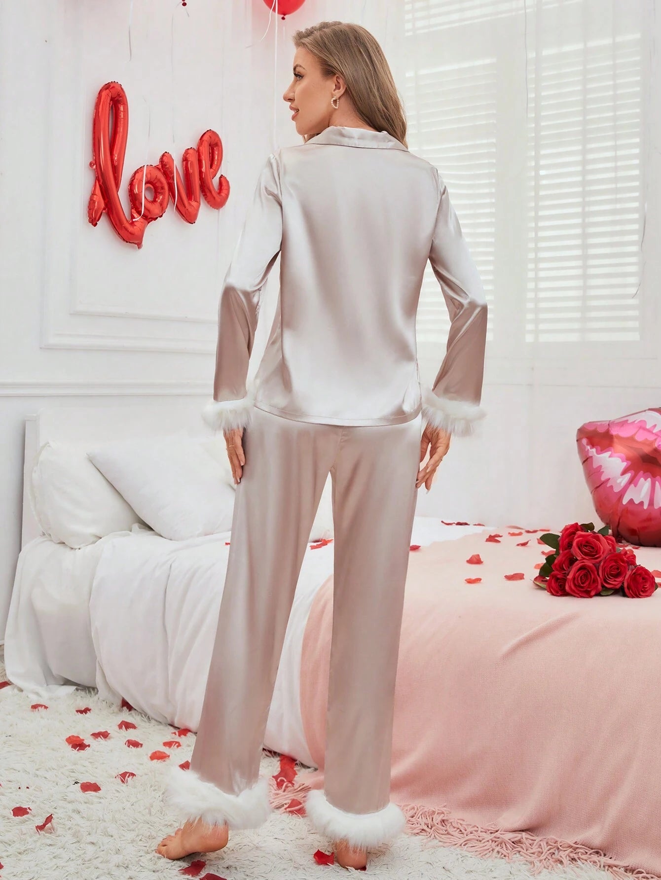 Monochrome Pajamas Set With Plush Edge shein