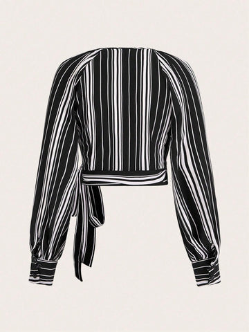 Privé Women's Striped Print Raglan Sleeve Crop Tie Front Shirt