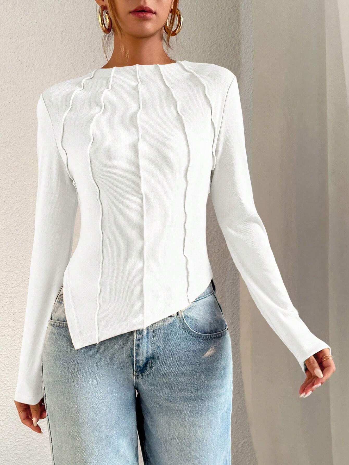 Essnce Ladies' Plain V-neck Slit Sleeve T-shirt shein