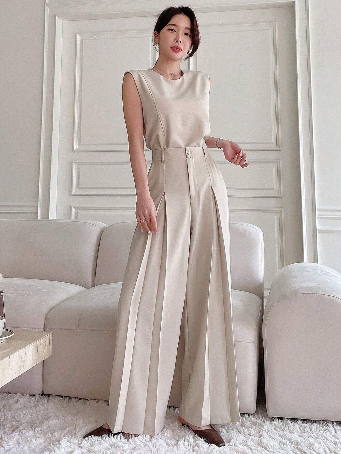 DAZY 2pcs Solid Color Round Neck Slit Sleeveless Top & Wide Leg Pants Set shein
