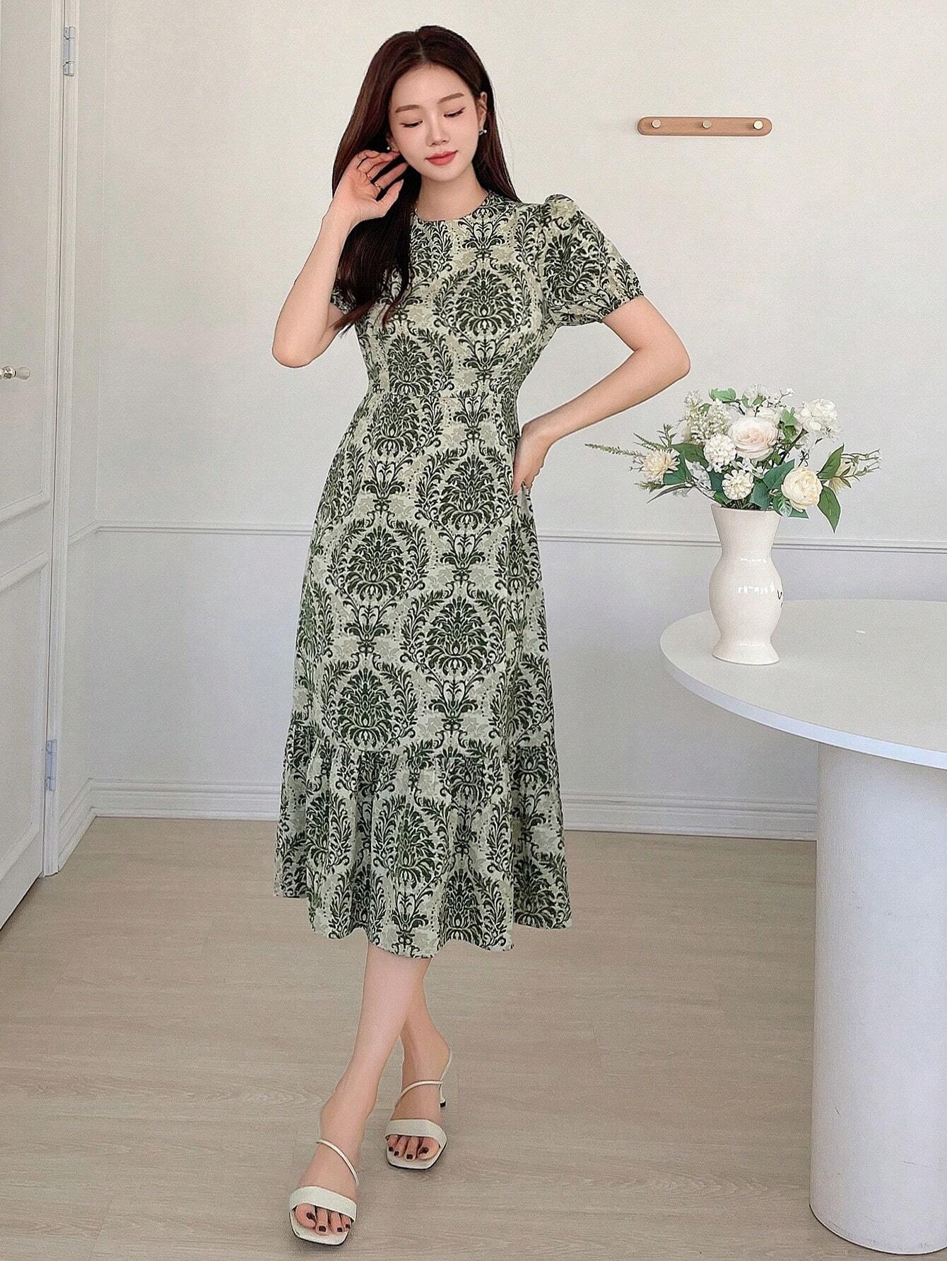 Women's Holiday Style Printed Short Sleeve Dress shein