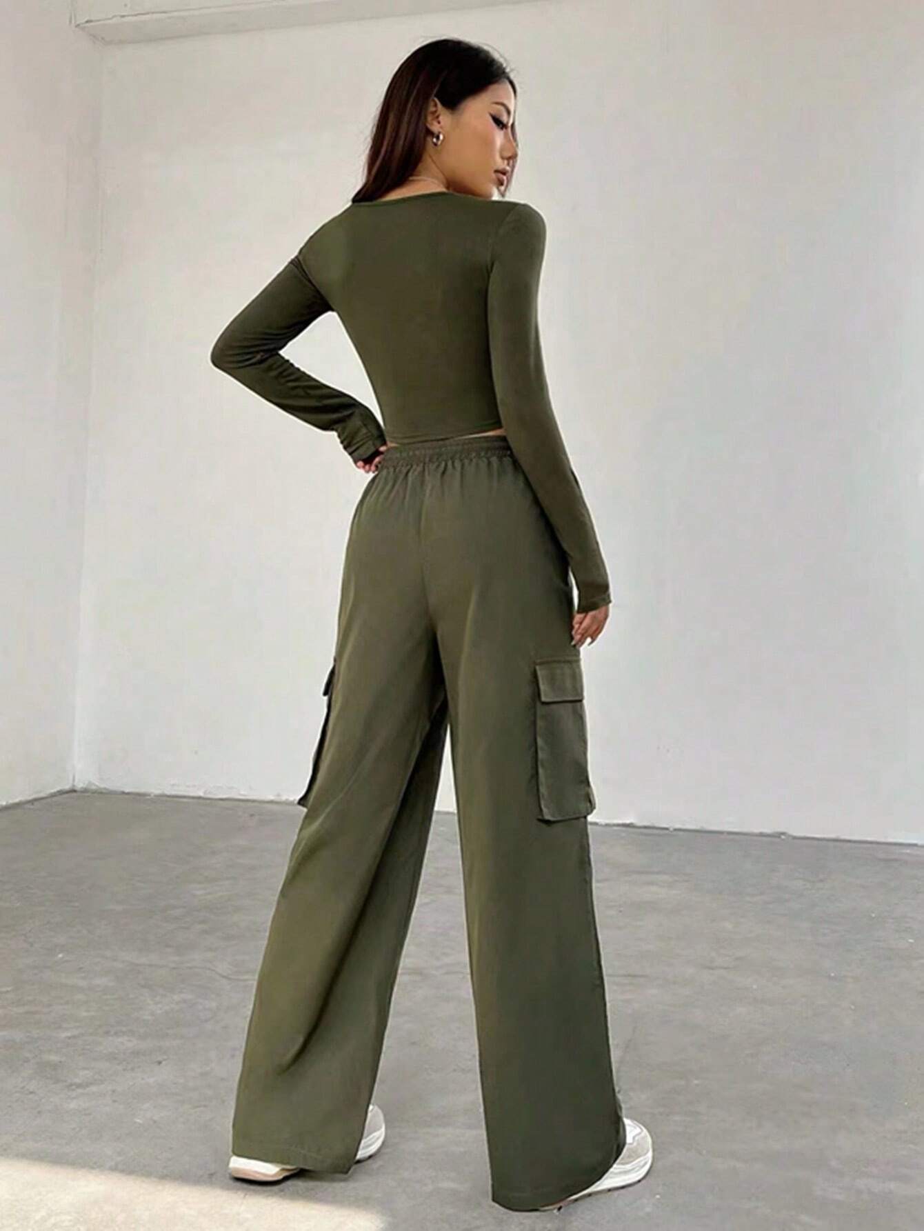 EZwear Women's Letter Print Fleece Long Sleeve T-Shirt And Cargo Pants Outfit shein