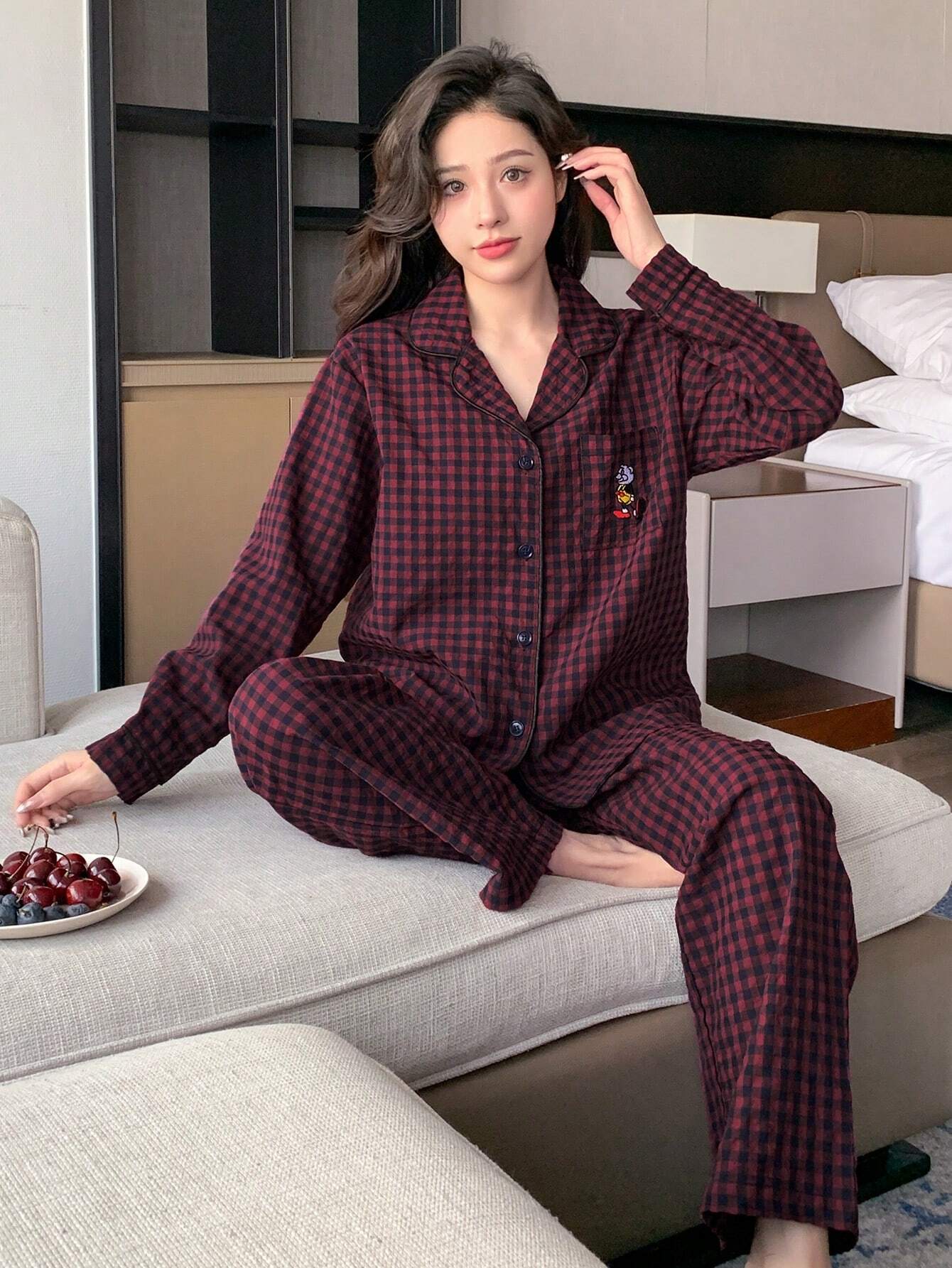 DAZY 2pcs Plaid Embroidery Pajama Set Shein