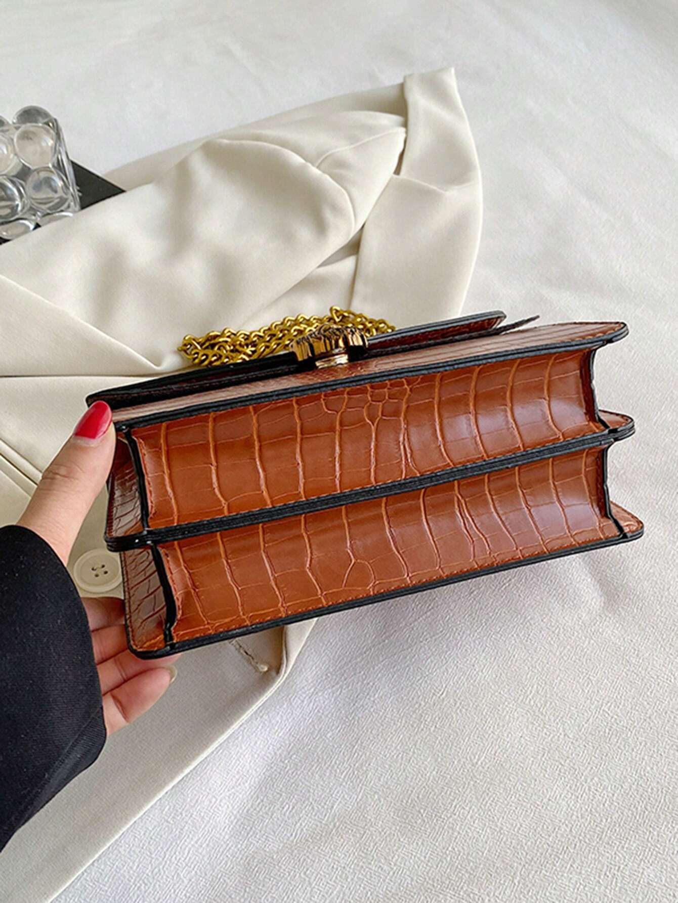 Women's Crocodile Pattern Vintage Chain Square Bag shein